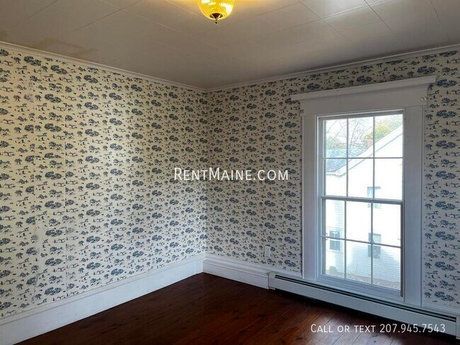 Building Photo - 92 Main Rd N