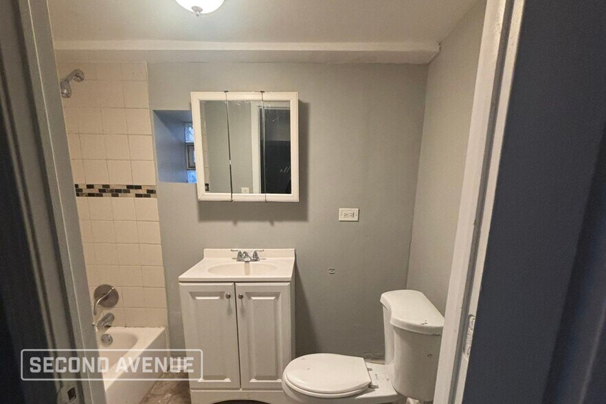 Building Photo - 7518 S Merrill Ave