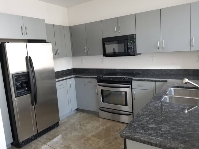 Building Photo - Macdill Landings Condo!