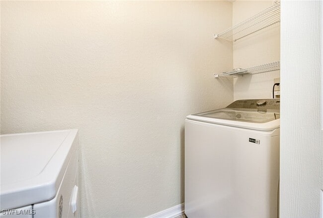 Building Photo - 6321 Aragon Way