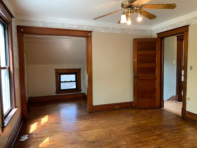 Building Photo - 701 W Marion St