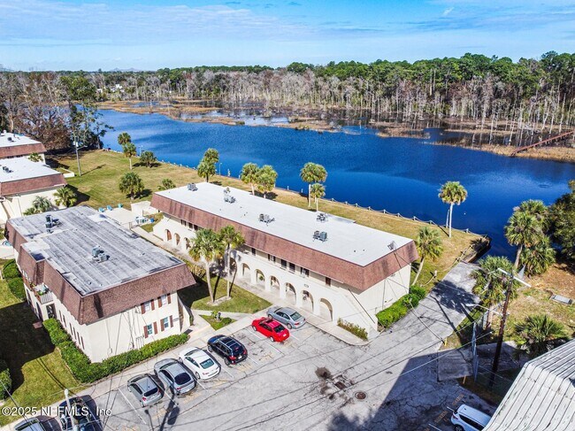 Building Photo - 1530 El Prado Rd