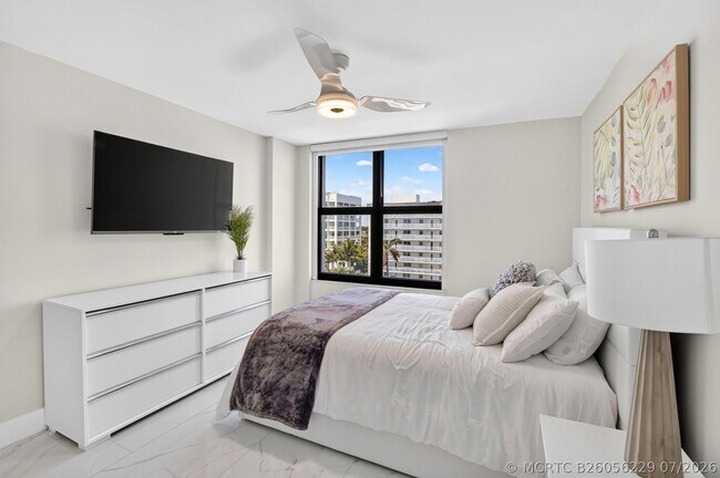 Building Photo - 3115 S Ocean Blvd