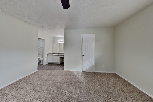 Building Photo - 19111 Ruble Dr