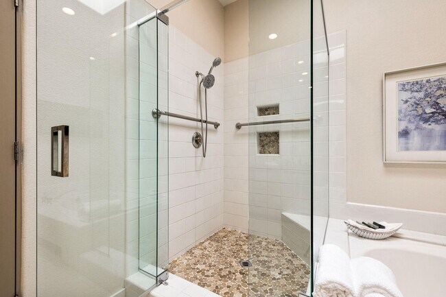 Building Photo - 502 Desert Holly Dr