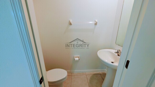 Building Photo - 6049 Shiner St