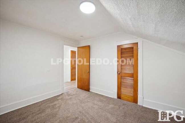 Building Photo - 5455 Douglas Rd