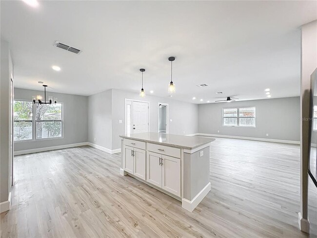 Building Photo - 8676 Hillside Dr