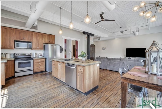 Building Photo - 2 BED | 2 BATH | DOWNTOWN CONDO
