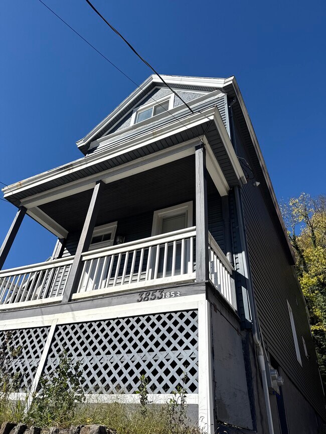 Building Photo - 3853 Vine St
