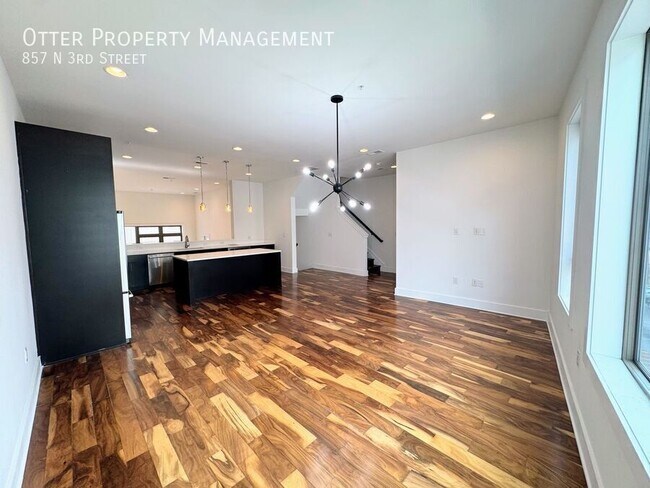 Building Photo - 857 N 3rd St