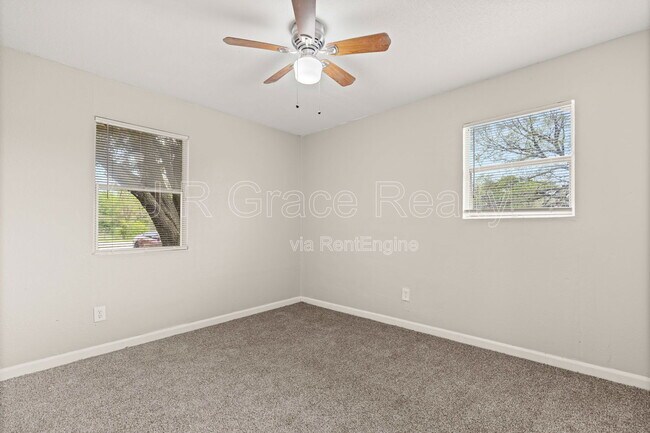 Building Photo - 4404 Pecan Ln