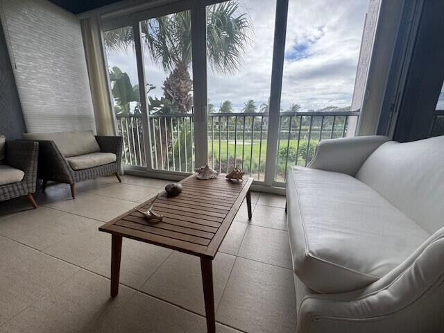 Building Photo - 2604 Fairway Dr N