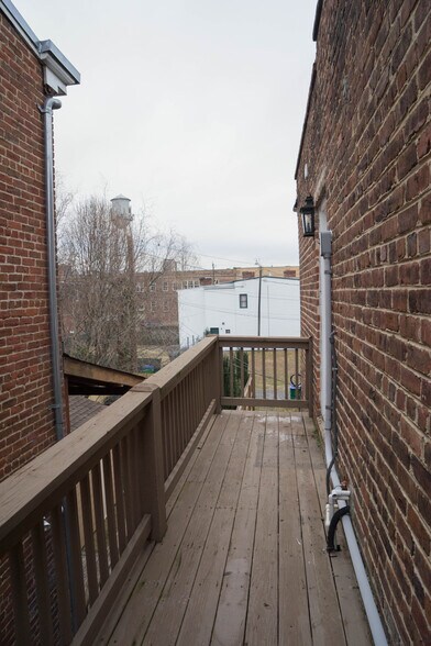 Building Photo - 324 N 27th St