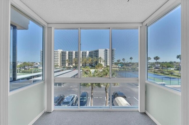 Building Photo - 660 Island Way