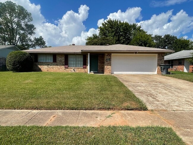 Primary Photo - South Bossier Beauty! Hurry Before Its Gone!