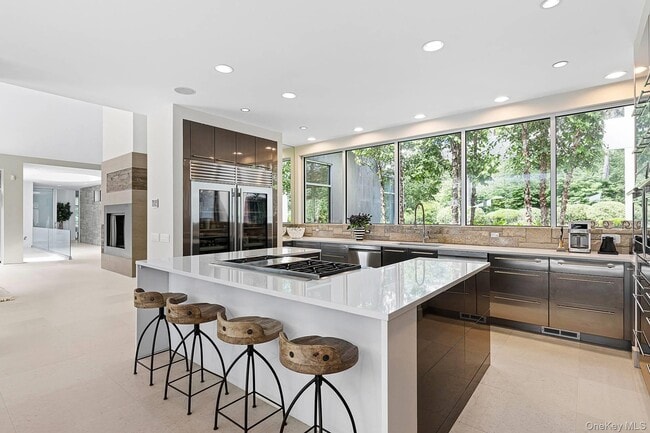 Building Photo - 7 Rolling Wood Ln