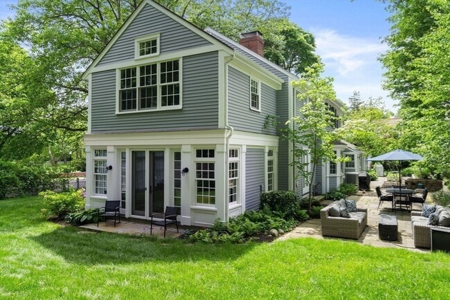 Building Photo - 205 Brattle St