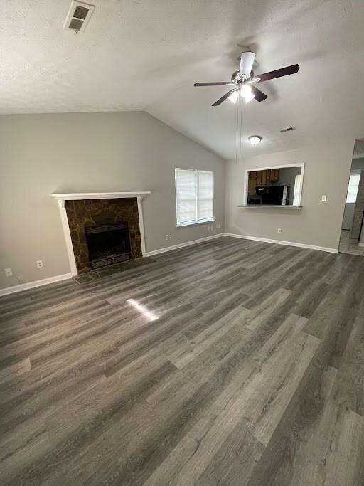 Building Photo - 105 Fruitwood Trce