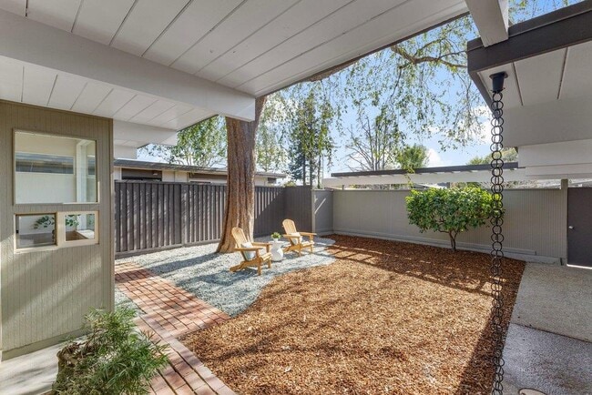 Building Photo - 729 Stendhal Ln