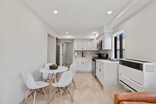 Building Photo - 6038 W 75th St