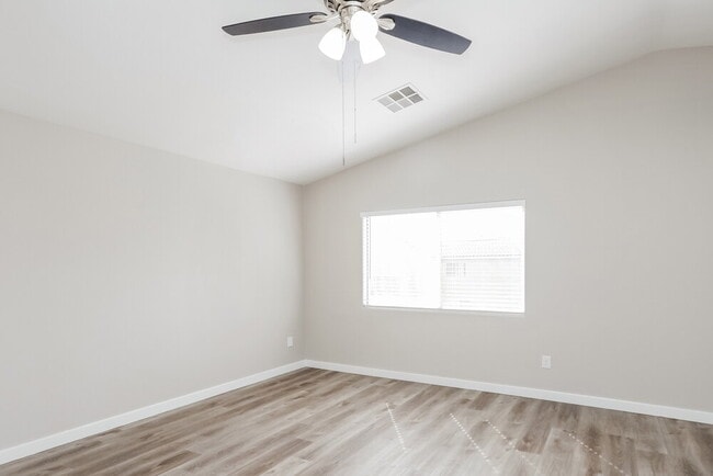 Building Photo - 485 Blue Juniper Ln