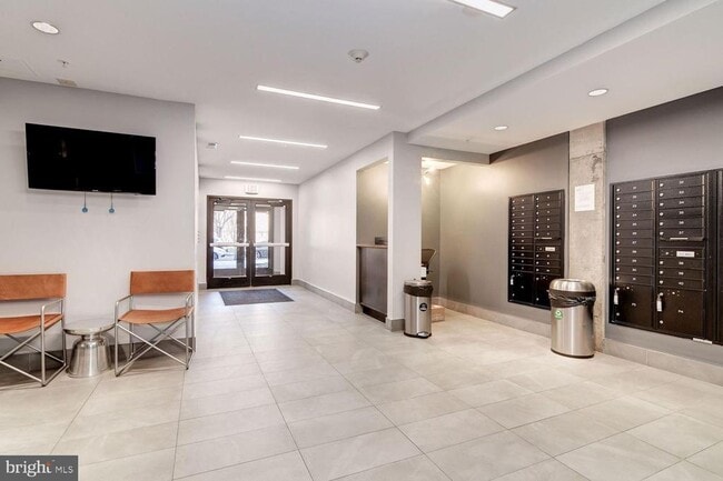 Building Photo - 1111 Orren St NE