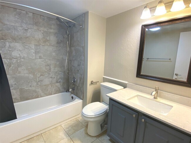 Building Photo - 2704 Winding Creek Dr
