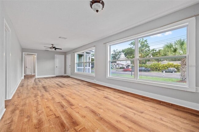 Building Photo - 3818 W Euclid Ave