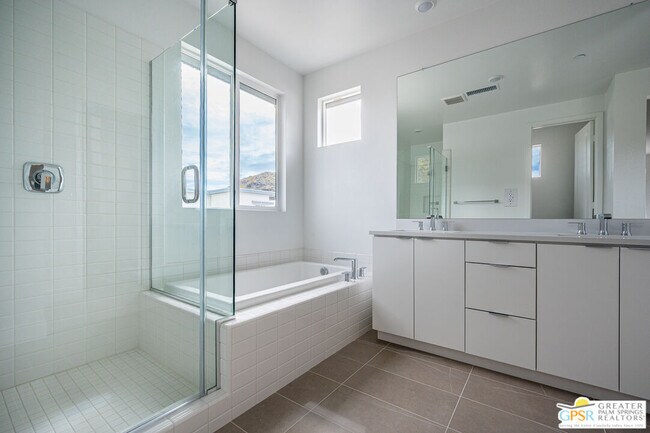 Building Photo - 2651 Lavender Ln