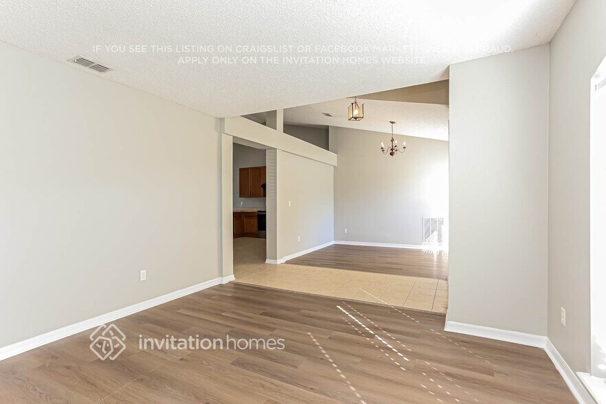 Building Photo - 10351 Lancashire Dr S