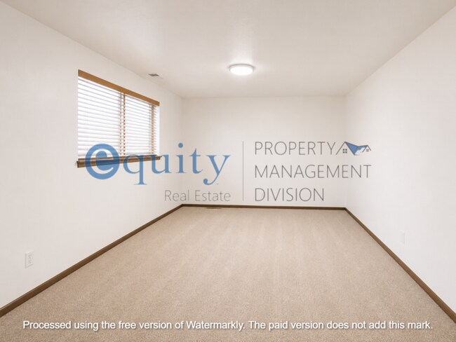 Building Photo - 5534 S Tropicana Dr
