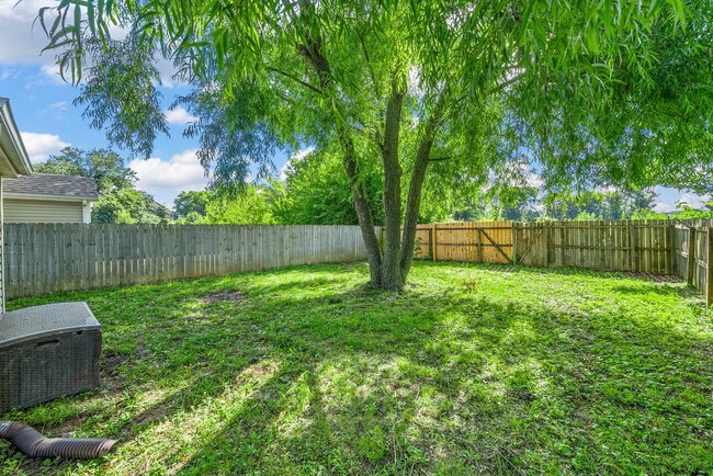 Building Photo - 529 Southwind Dr