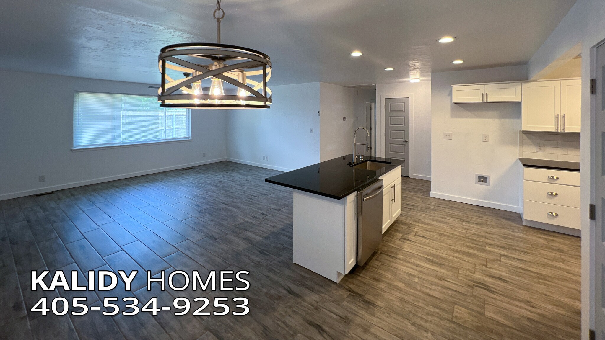Building Photo - 702 Amity Ln