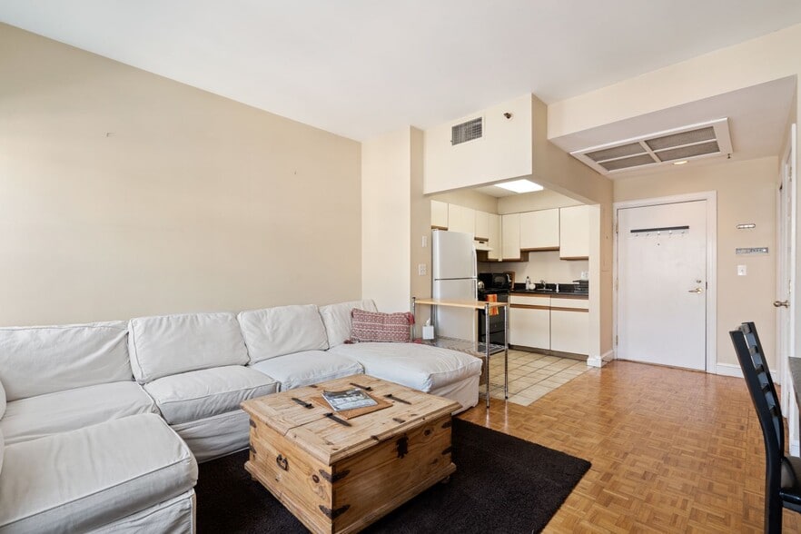 Building Photo - 416 Commonwealth Ave