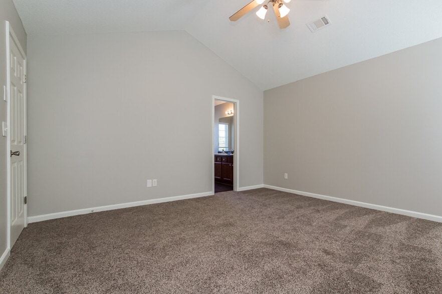 Building Photo - 150 Preserve Dr