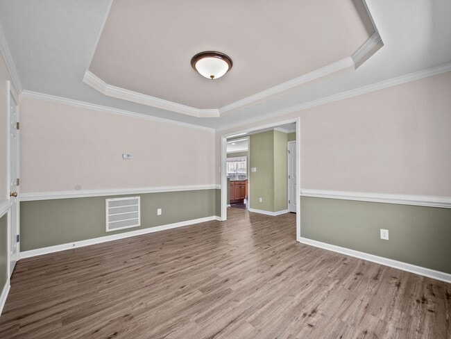 Building Photo - Welcome to Hyannis Court!