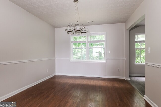 Building Photo - 2041 Gates Ct