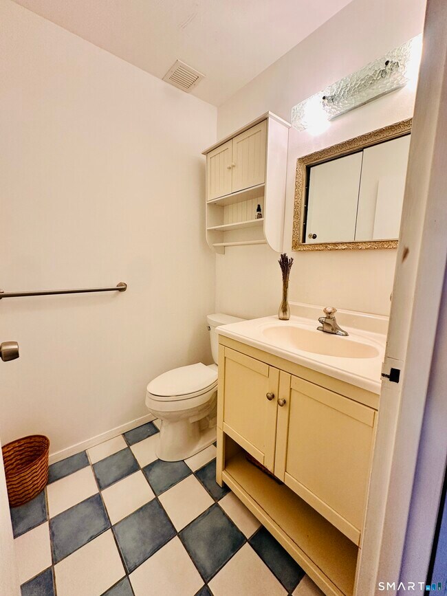 Building Photo - 155 Brewster St