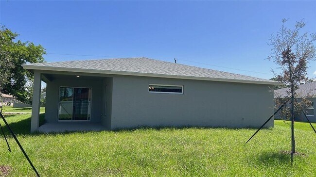 Building Photo - 1755 SW Cannon Ave
