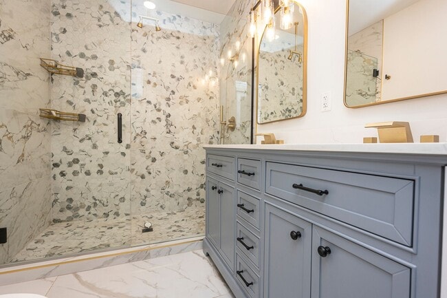 Building Photo - Lakewood Rambler 3 bedroom + Bonus