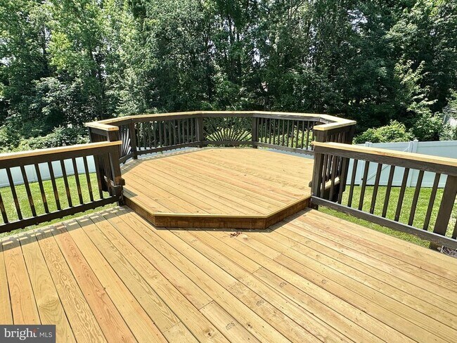 Building Photo - 16 Westchester Ct