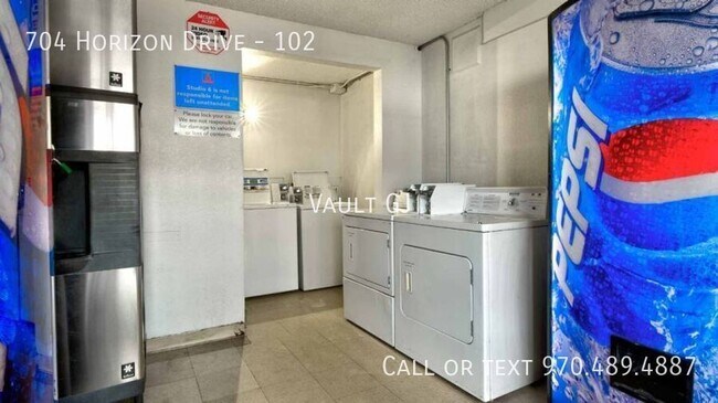 Building Photo - 704 Horizon Dr