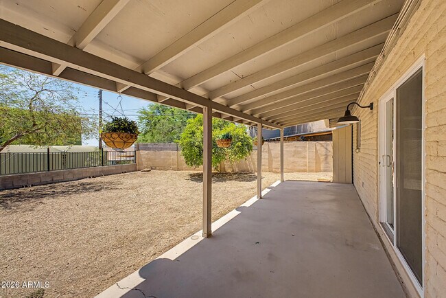 Building Photo - 29 E Foothill Dr