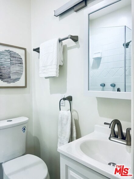 Building Photo - 1876 Alexandria Ave