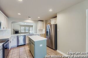 Building Photo - 26023 Indian Clf