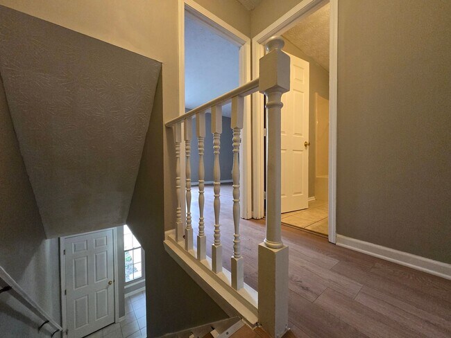 Building Photo - 3 Bedroom, 2.5 Bath Townhouse in Beavercreek!