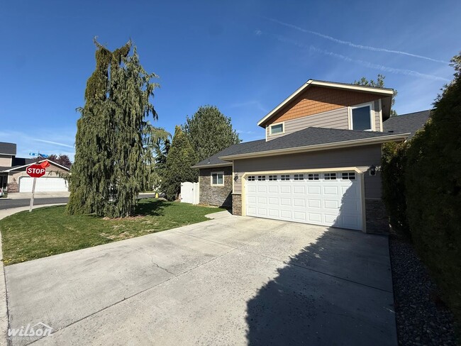 Building Photo - 1501 S 71st Ave