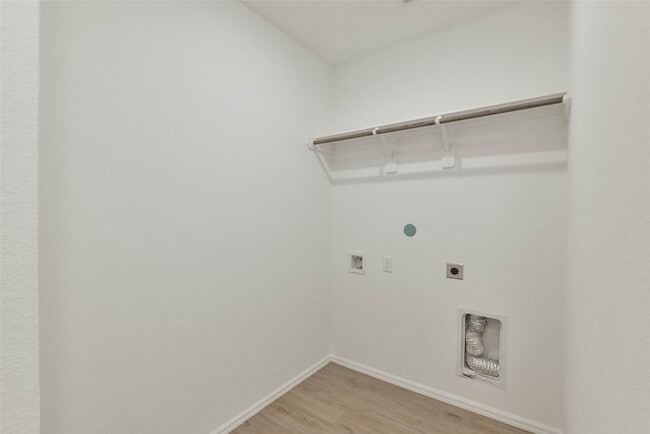 Building Photo - 3015 Wedgewood Cv Wy