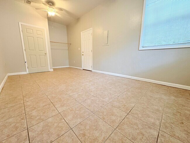 Building Photo - 1840 Devra Dr